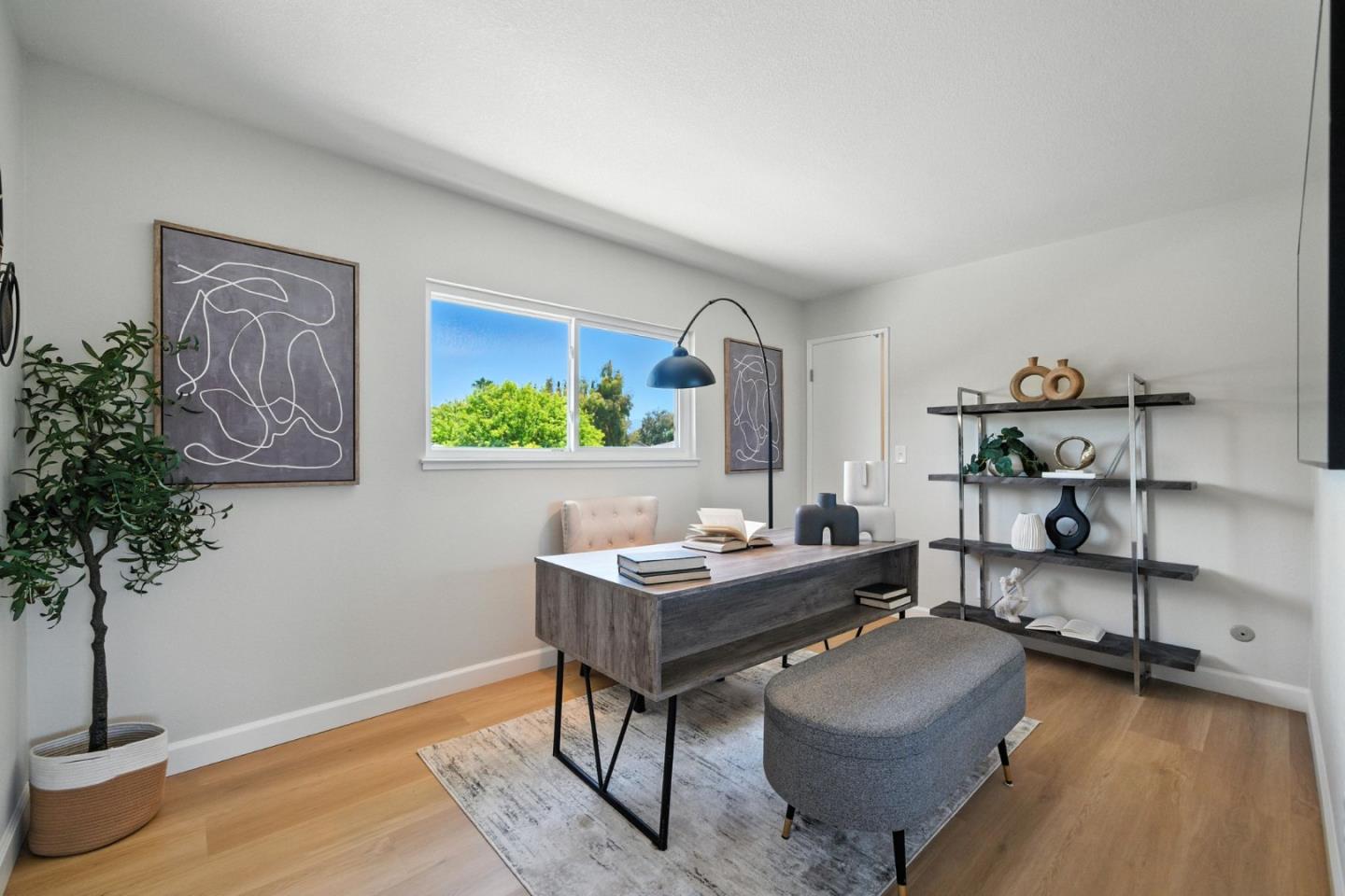 4608 Royal Garden Place