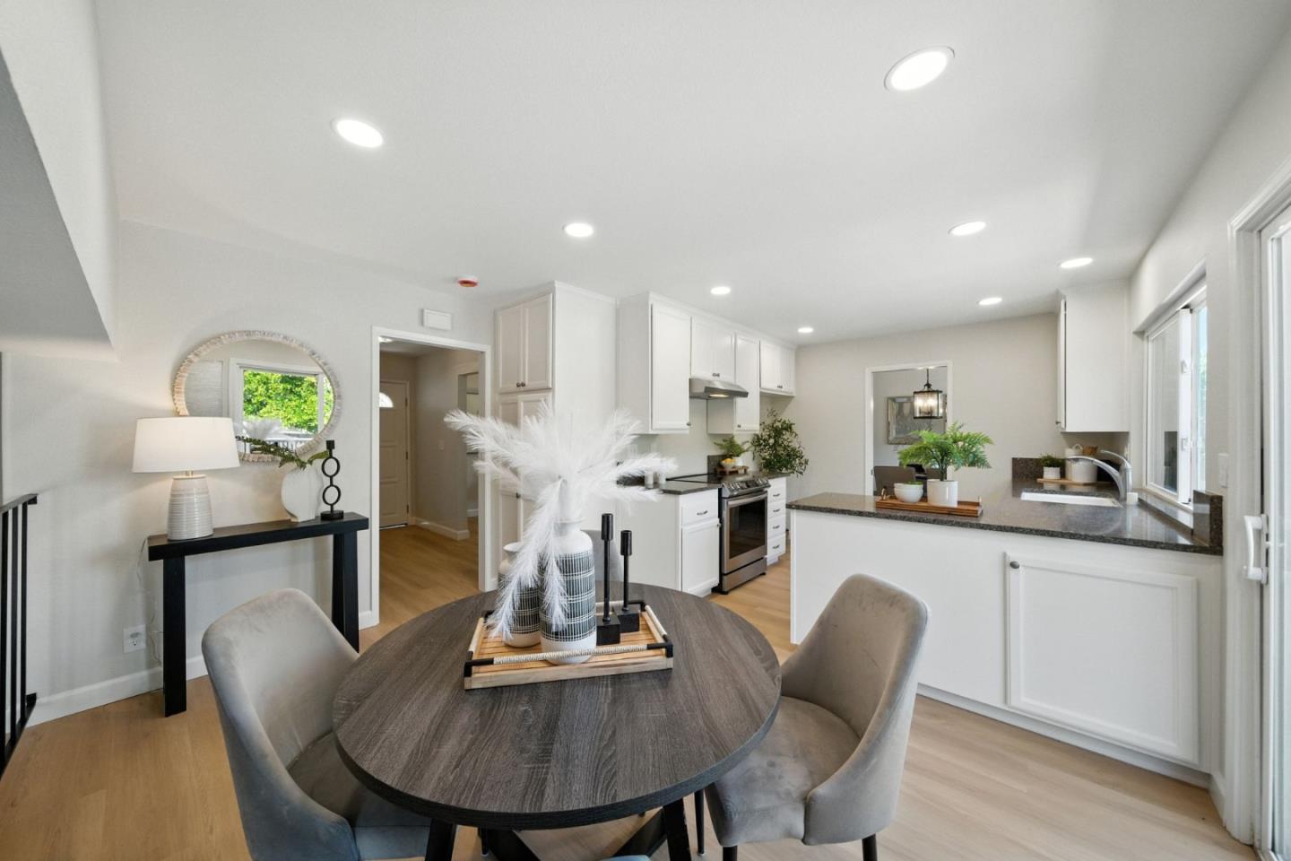 4608 Royal Garden Place