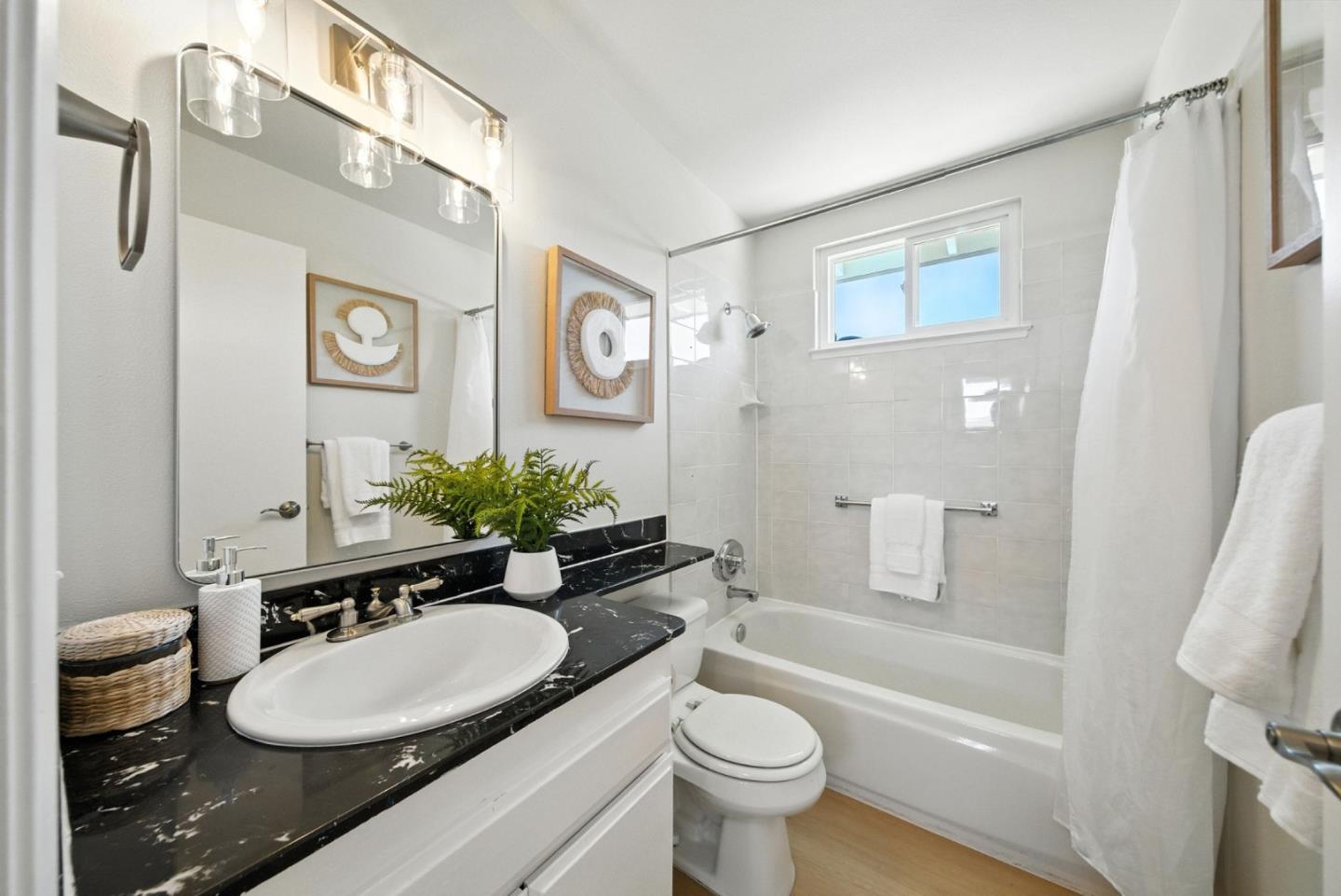 4608 Royal Garden Place