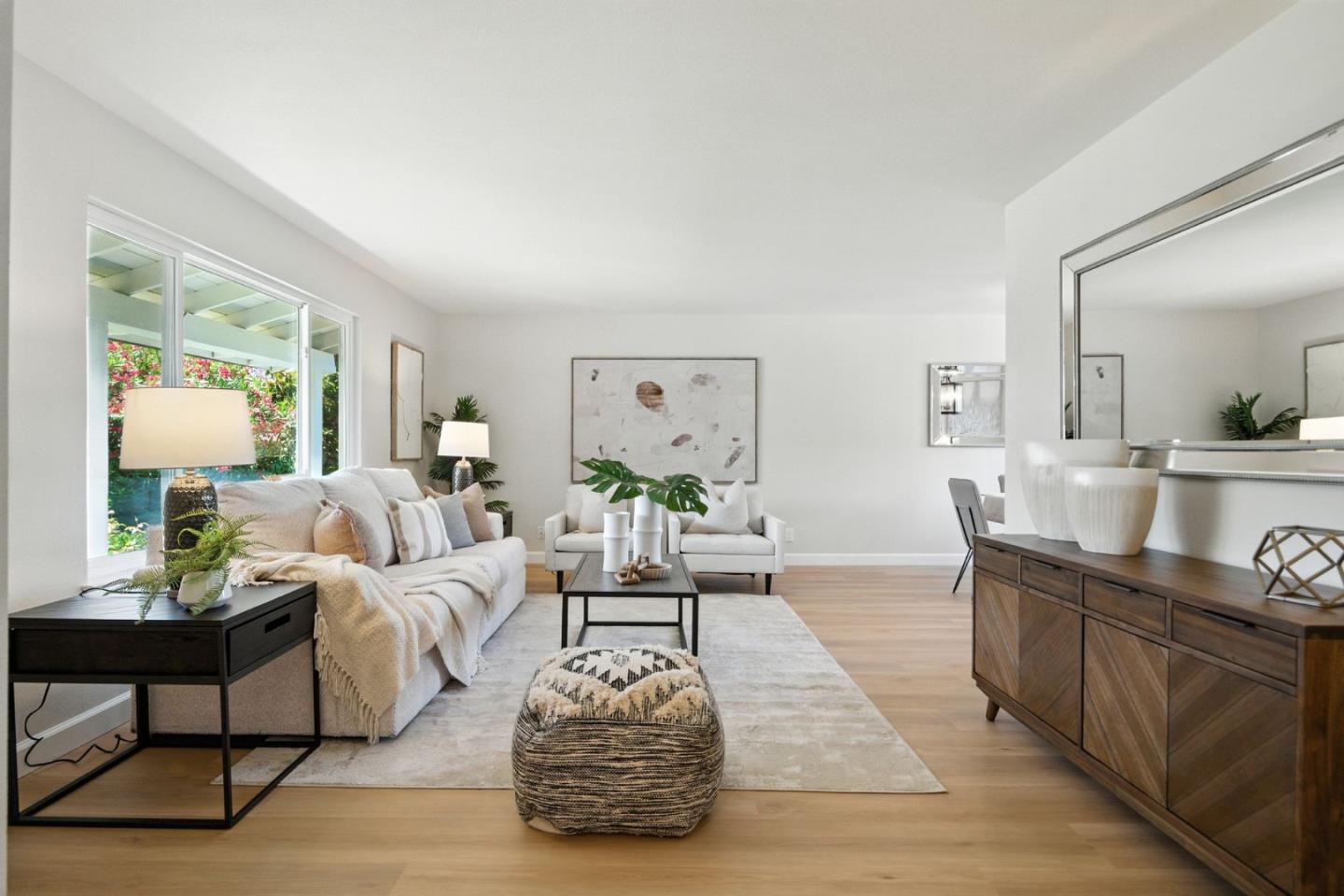 4608 Royal Garden Place