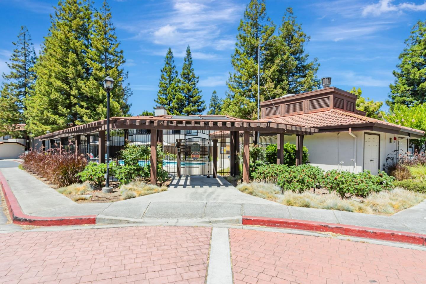 1400 Bowe Avenue 1105