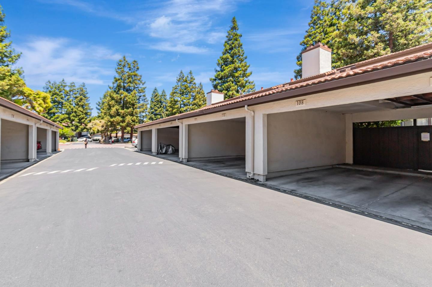 1400 Bowe Avenue 1105