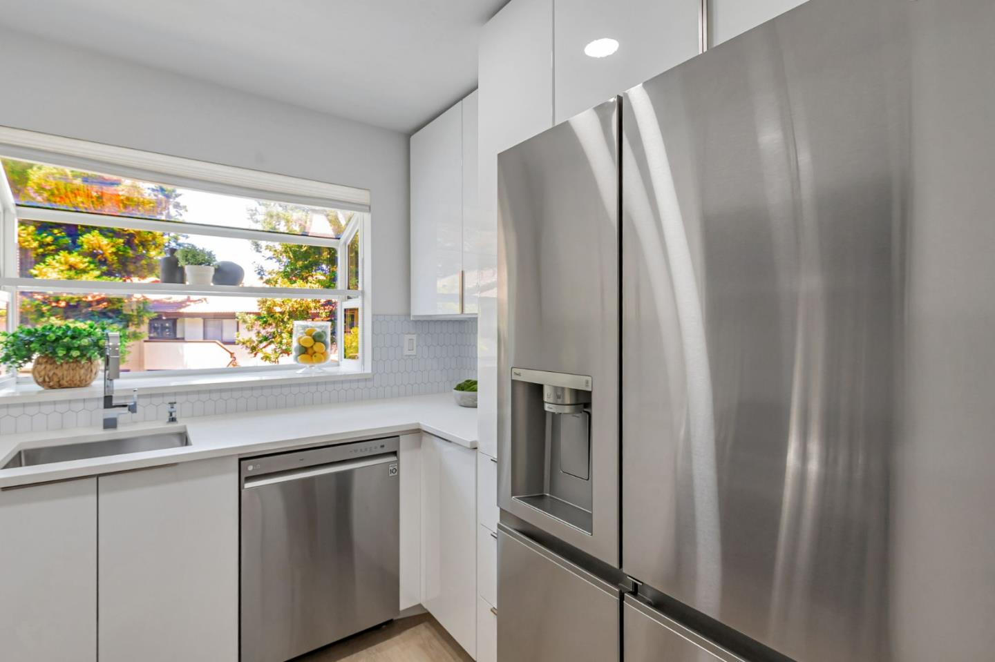 1400 Bowe Avenue 1105