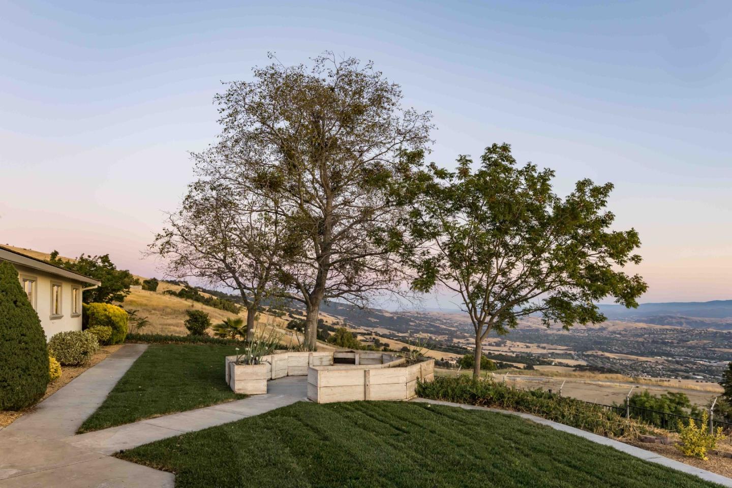 4024 Higuera Highland Lane