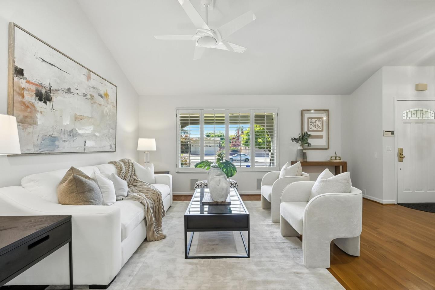 6182 Calle Del Conejo