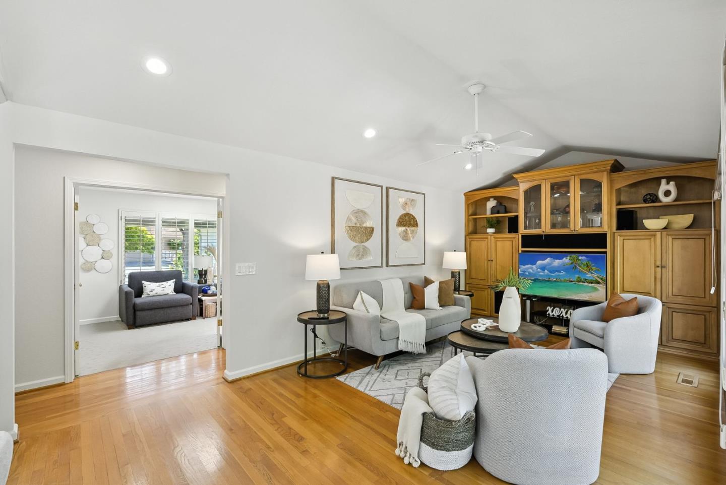 6182 Calle Del Conejo