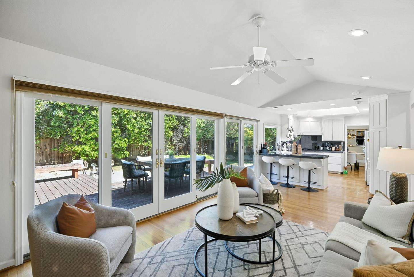 6182 Calle Del Conejo