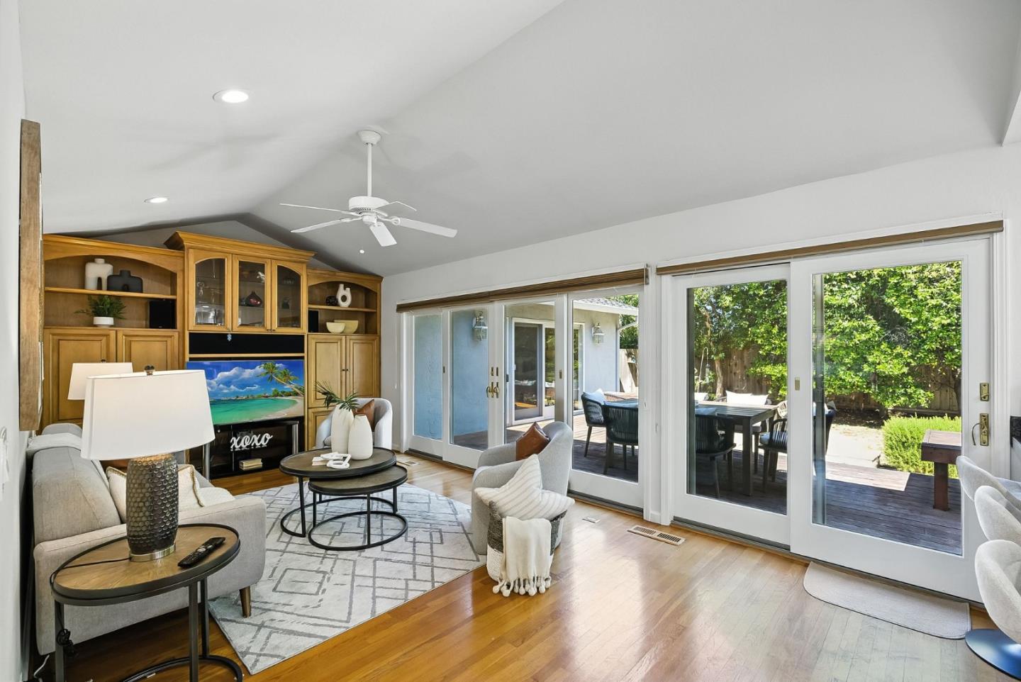 6182 Calle Del Conejo