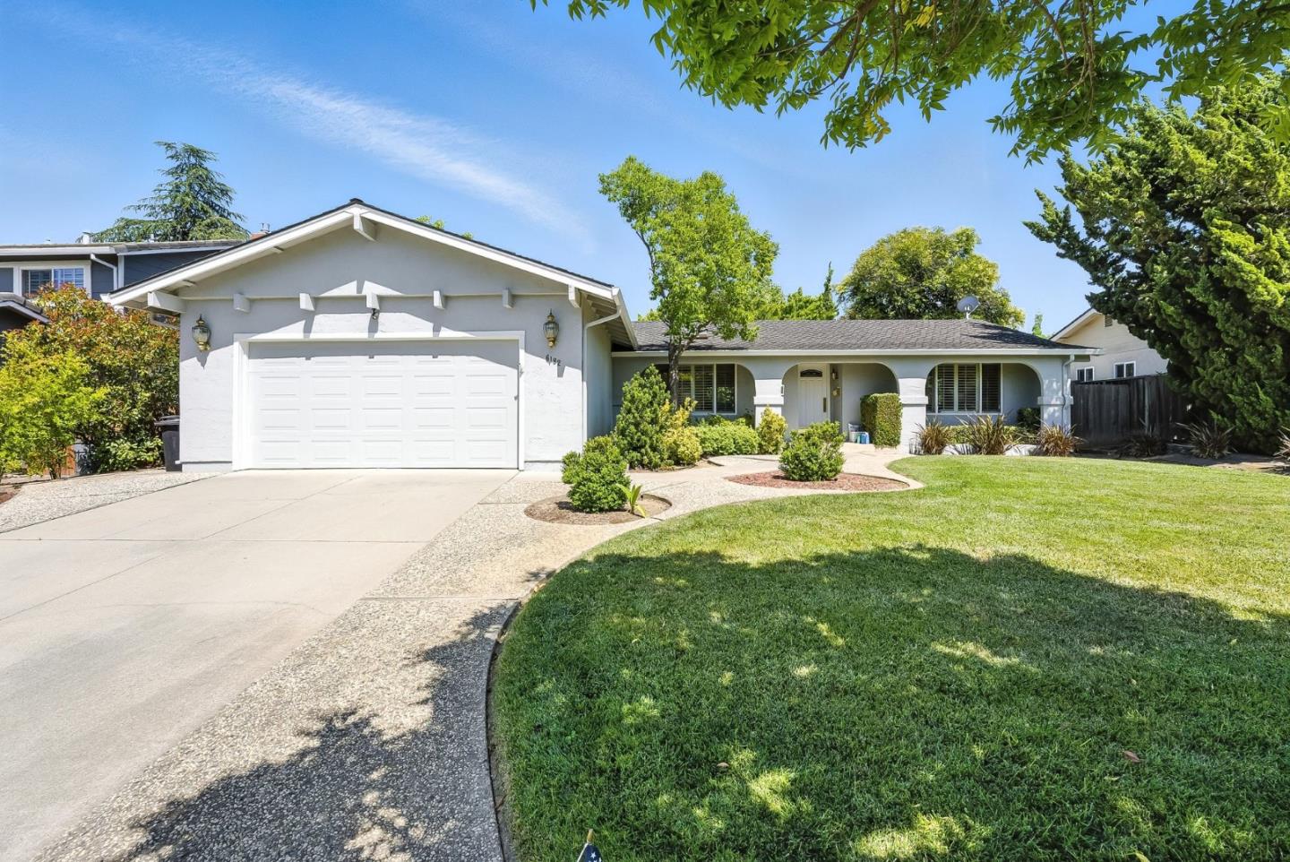 6182 Calle Del Conejo