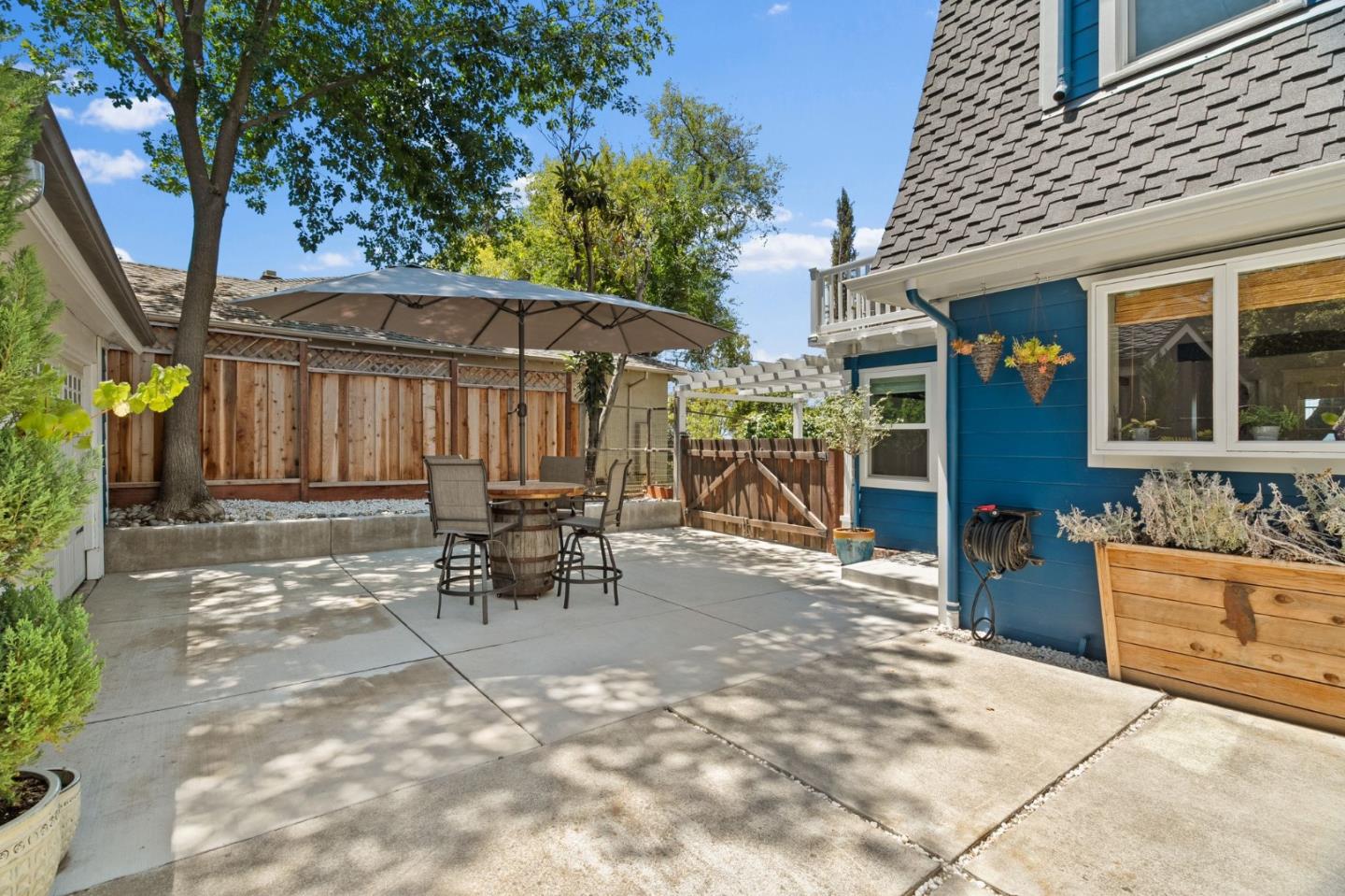 327 Crest Drive