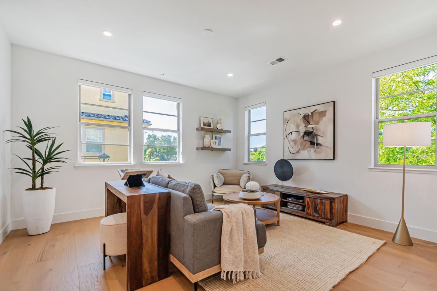 1225 Verano Road