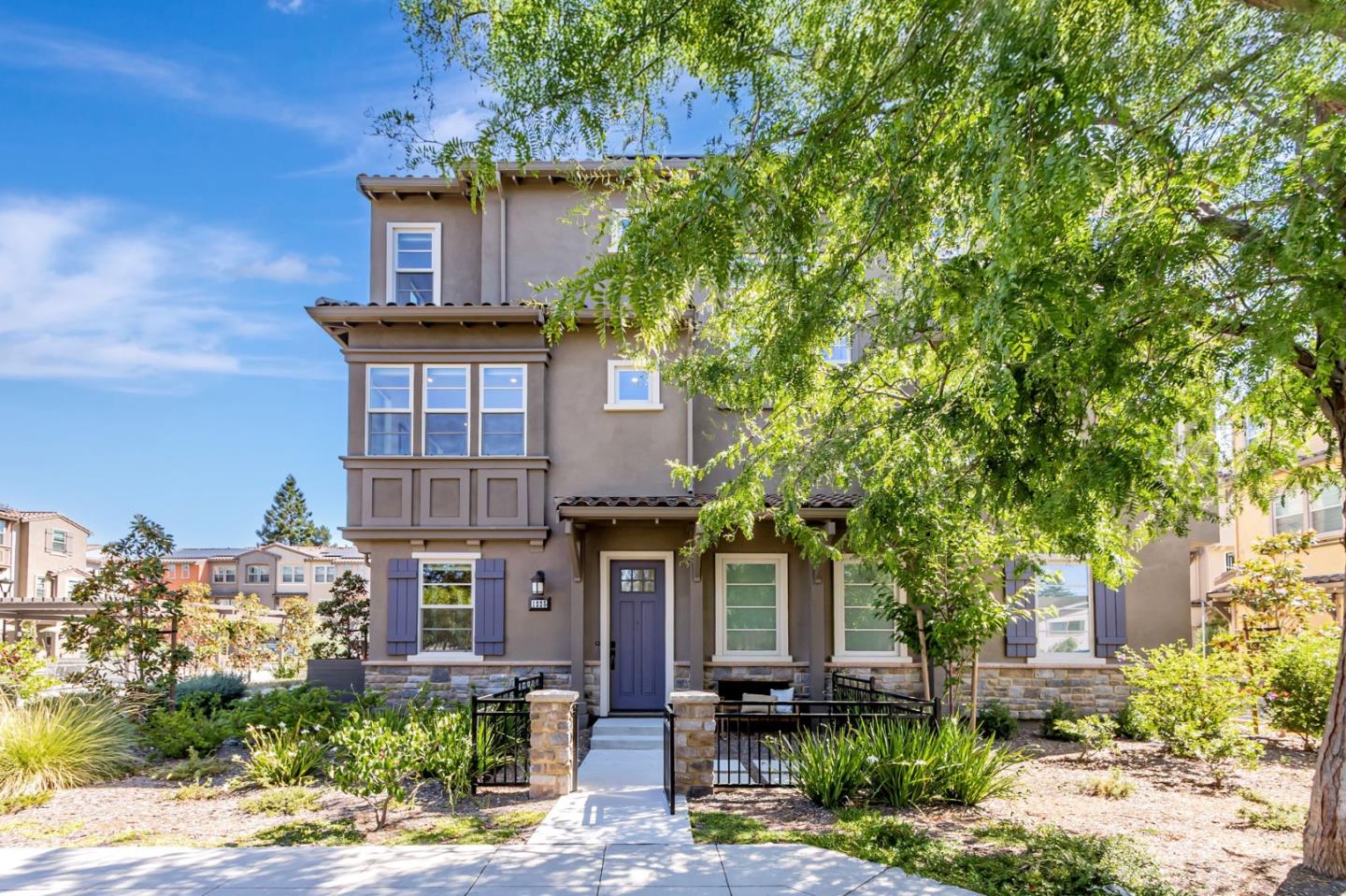 1225 Verano Road