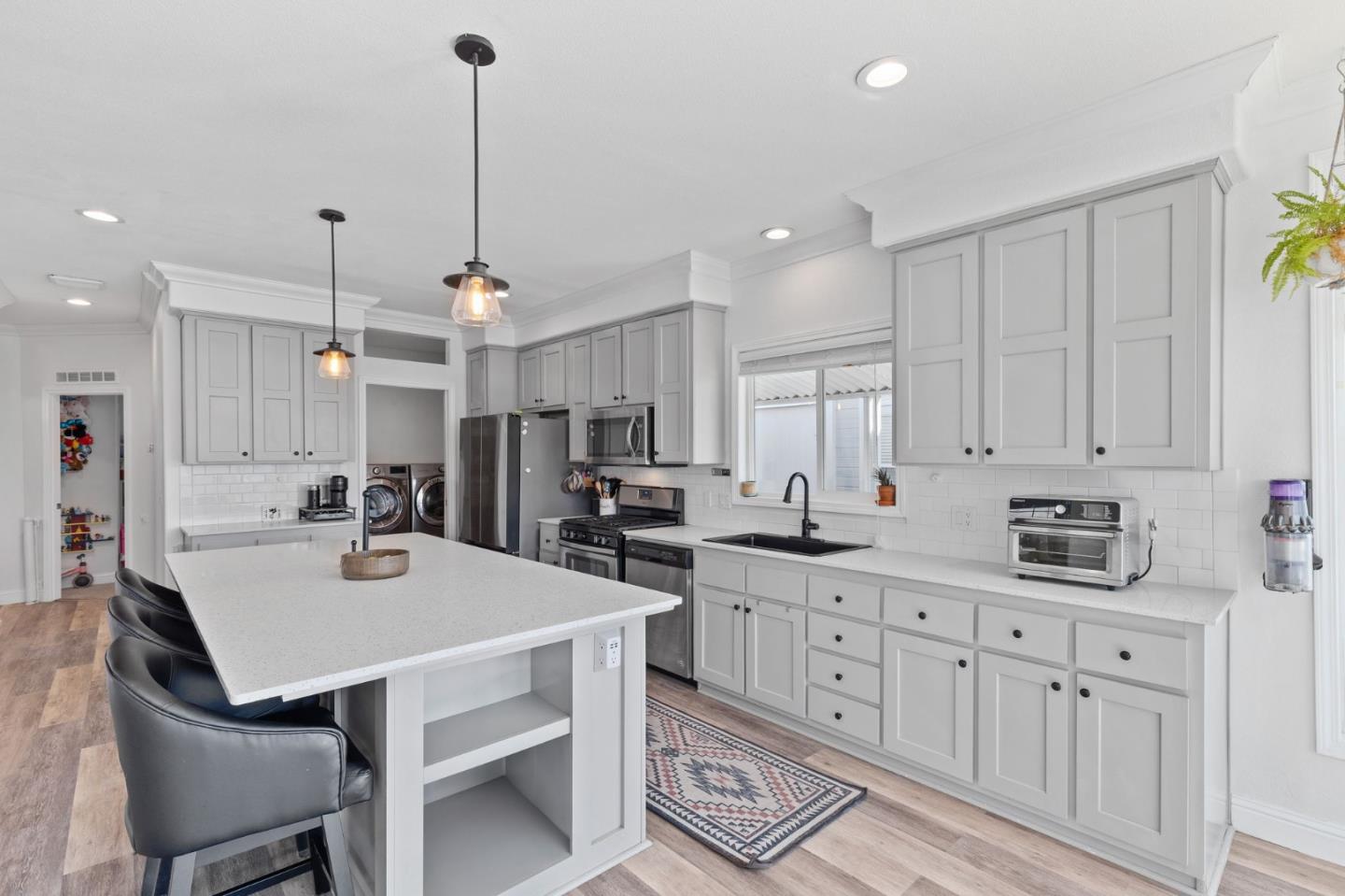 2151 Oakland Road Unit: 210