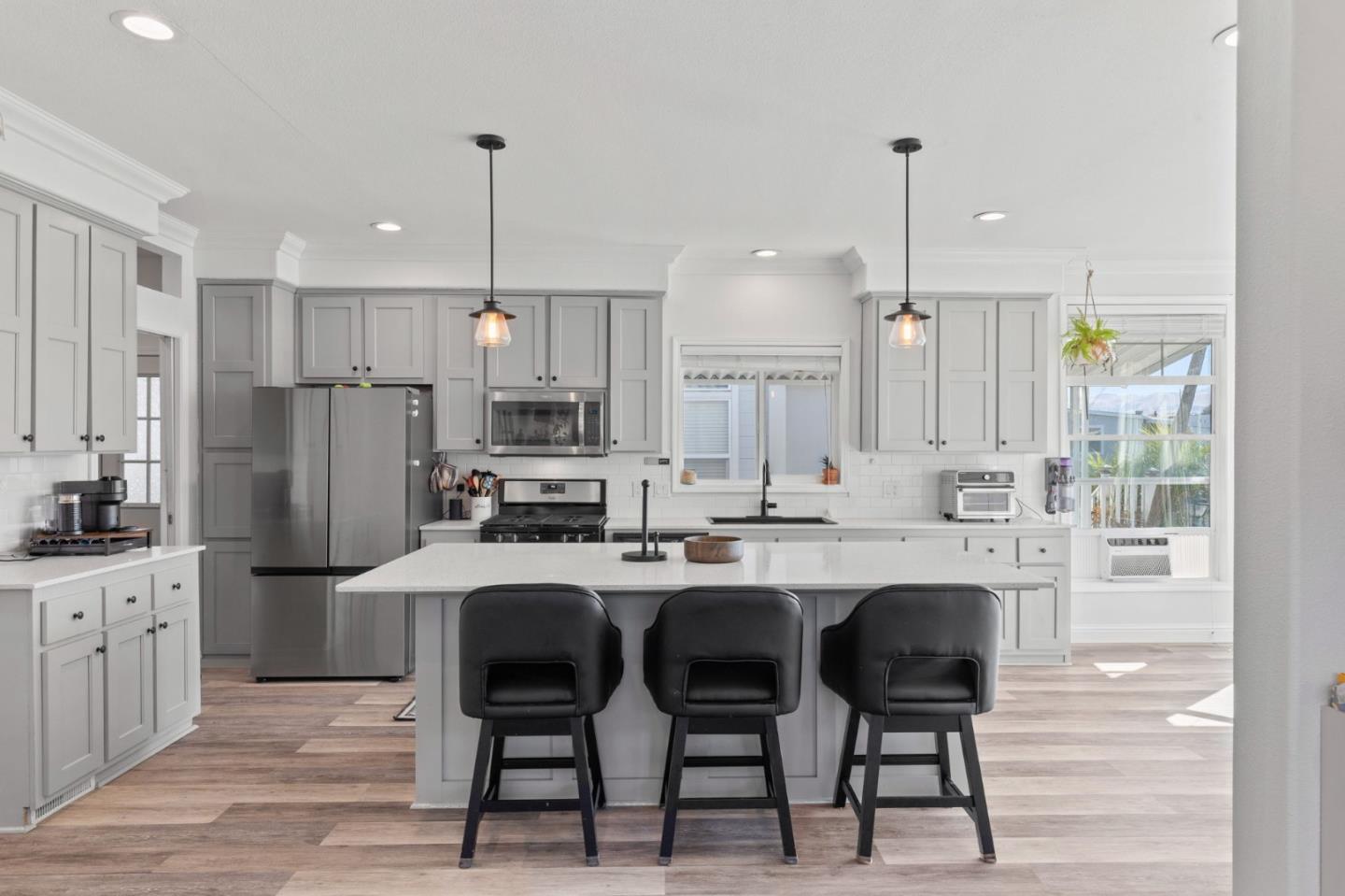 2151 Oakland Road Unit: 210