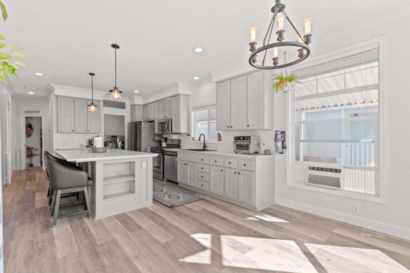 2151 Oakland Road Unit: 210