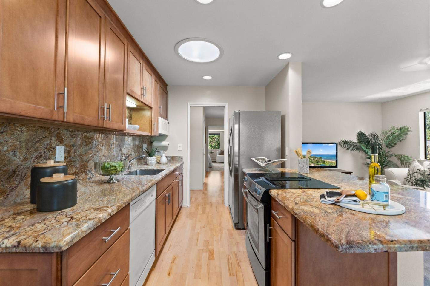 938 Clark Avenue 34