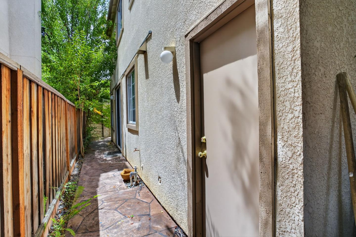612 Villa Centre Way
