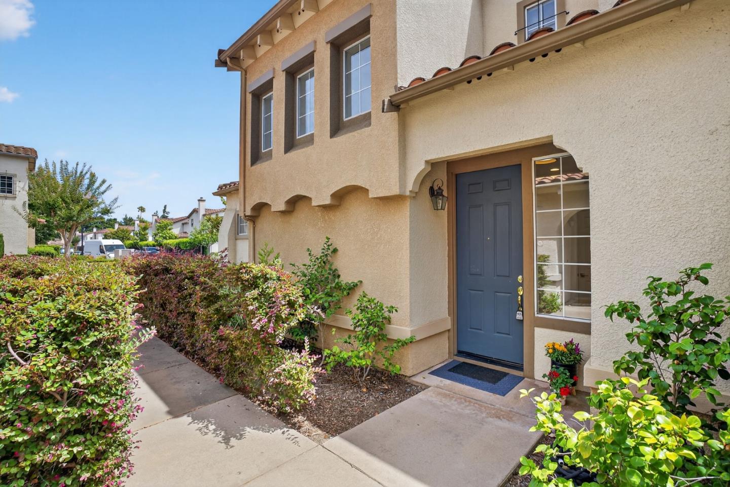 612 Villa Centre Way