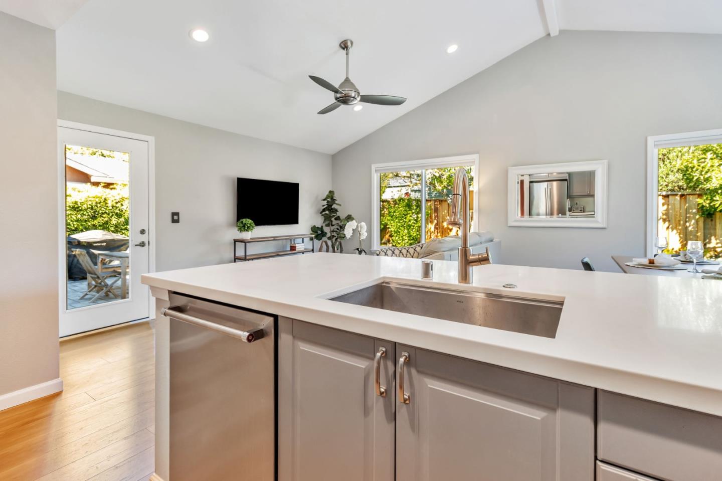 6034 Palm Springs Circle