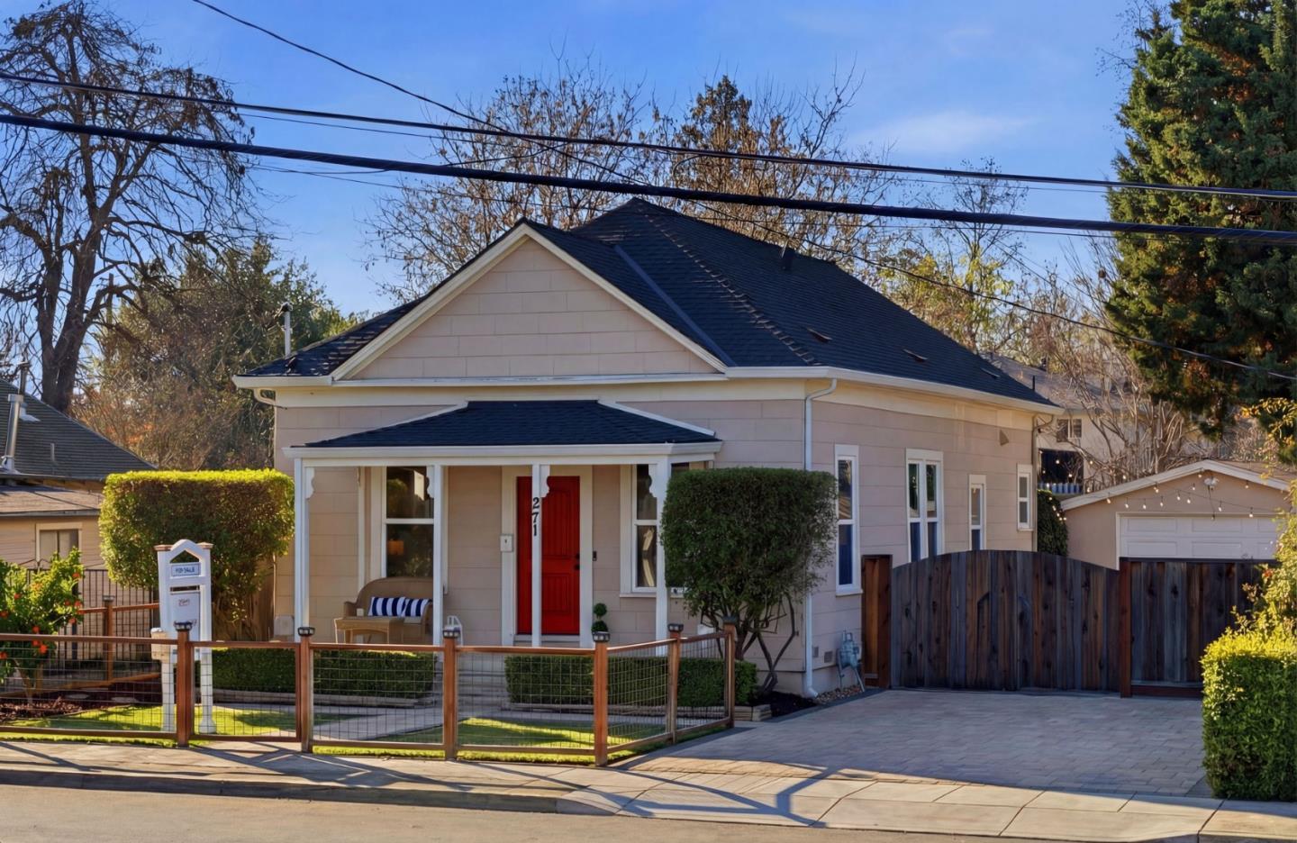 271 North Central Avenue