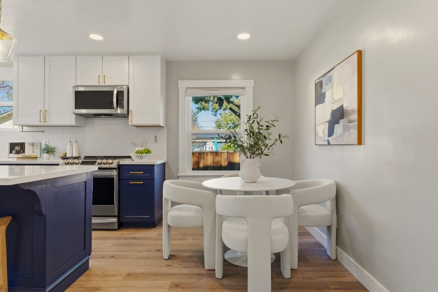 271 North Central Avenue