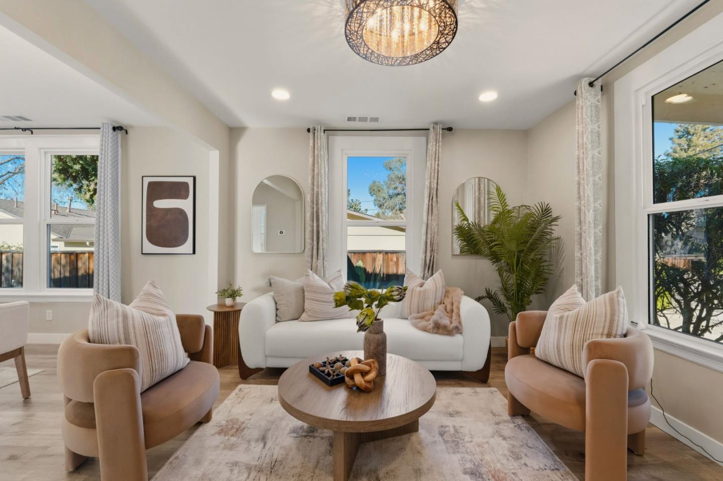 271 North Central Avenue