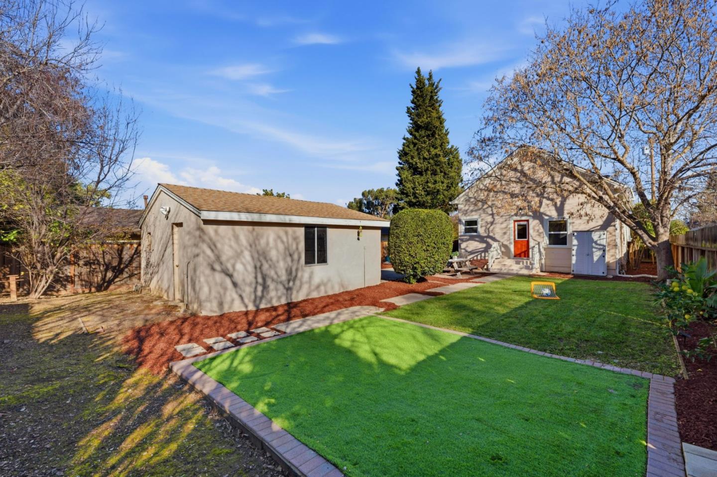 271 North Central Avenue