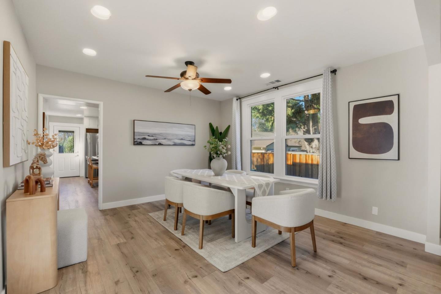 271 North Central Avenue