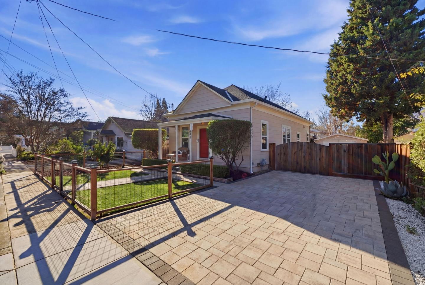 271 North Central Avenue