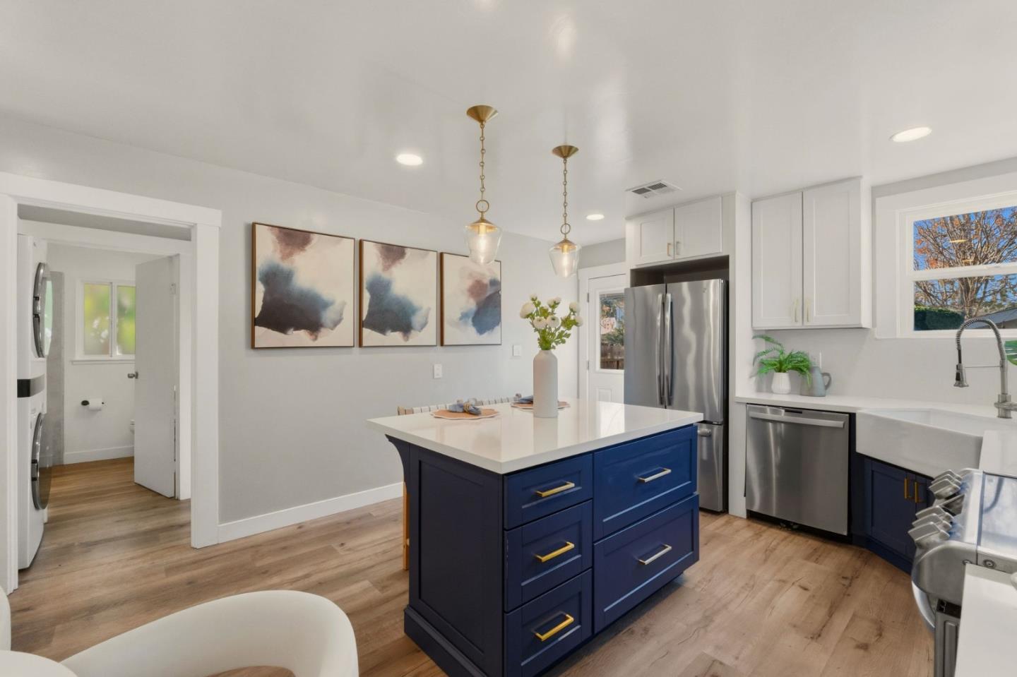 271 North Central Avenue