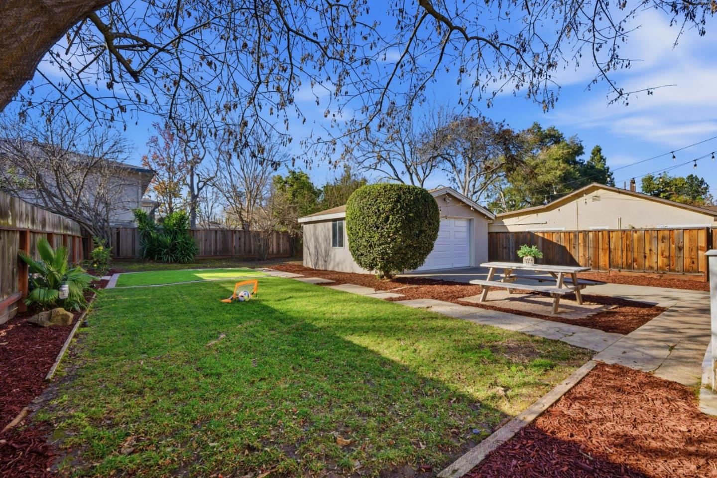 271 North Central Avenue