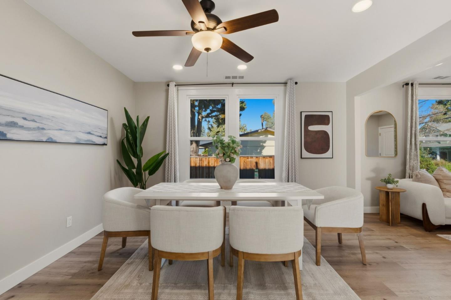 271 North Central Avenue