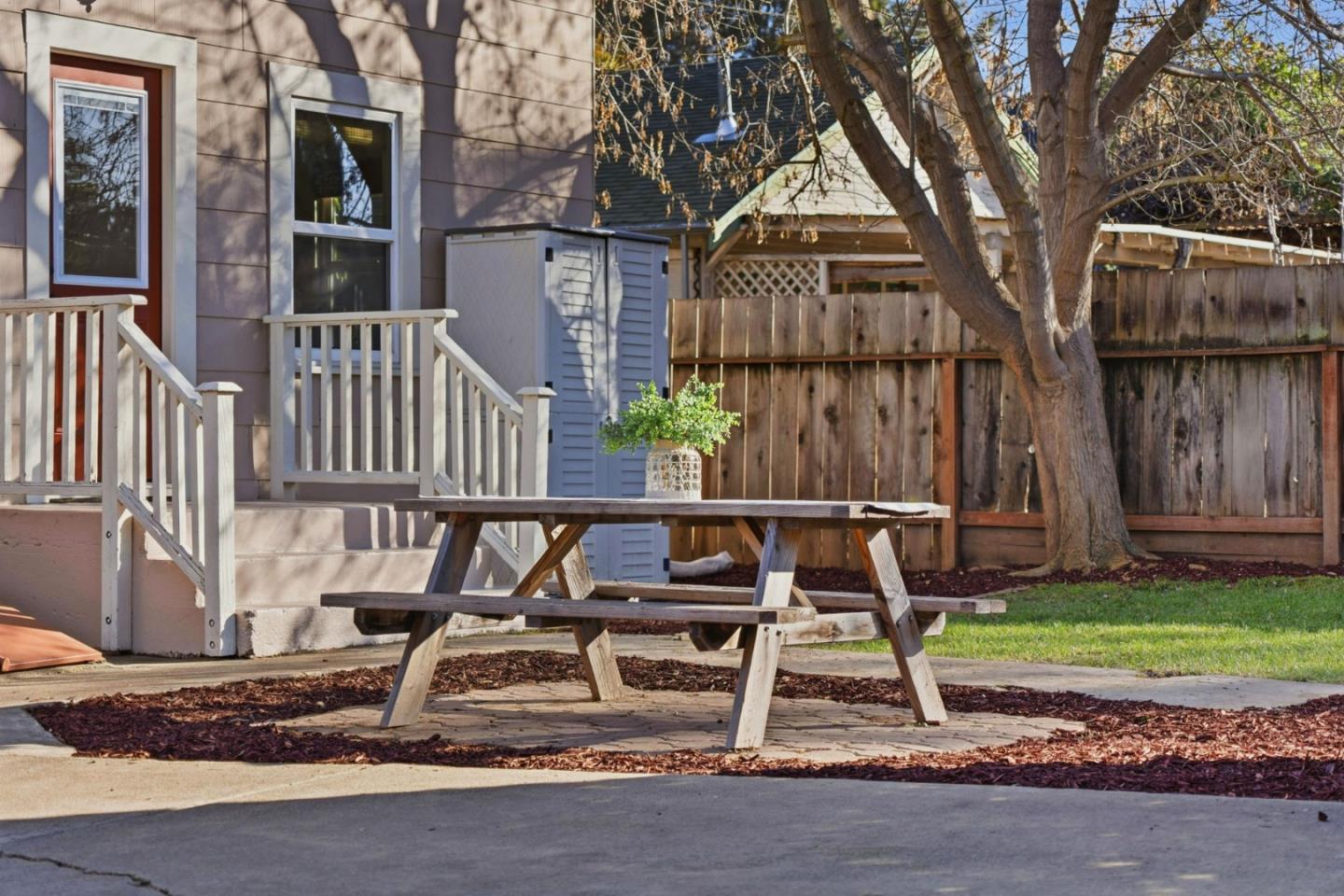 271 North Central Avenue