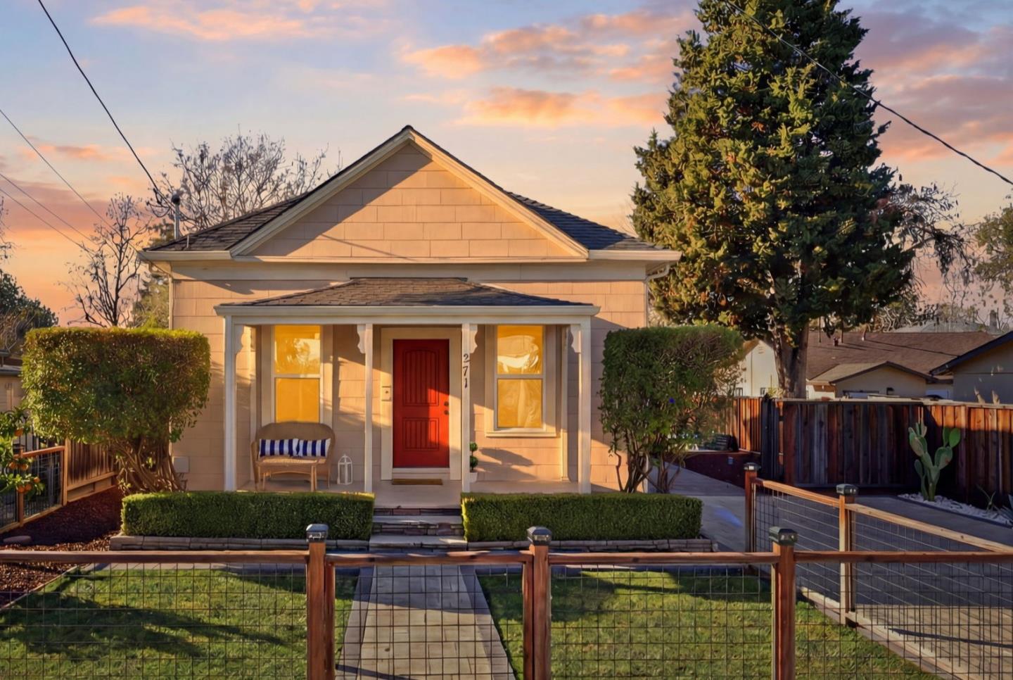 271 North Central Avenue