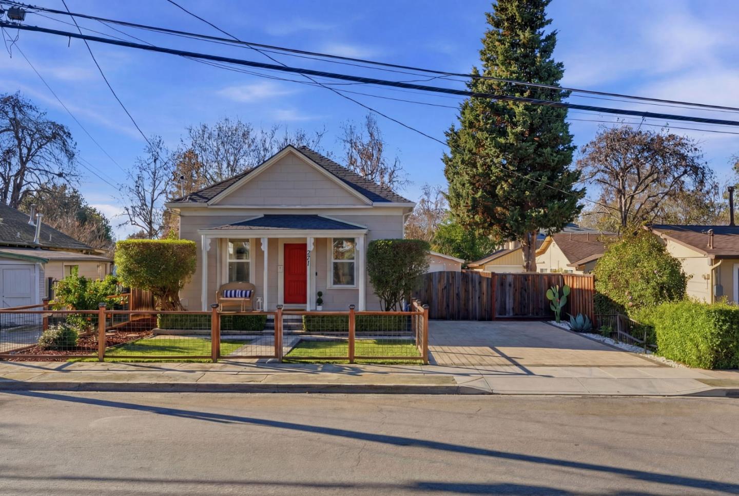 271 North Central Avenue