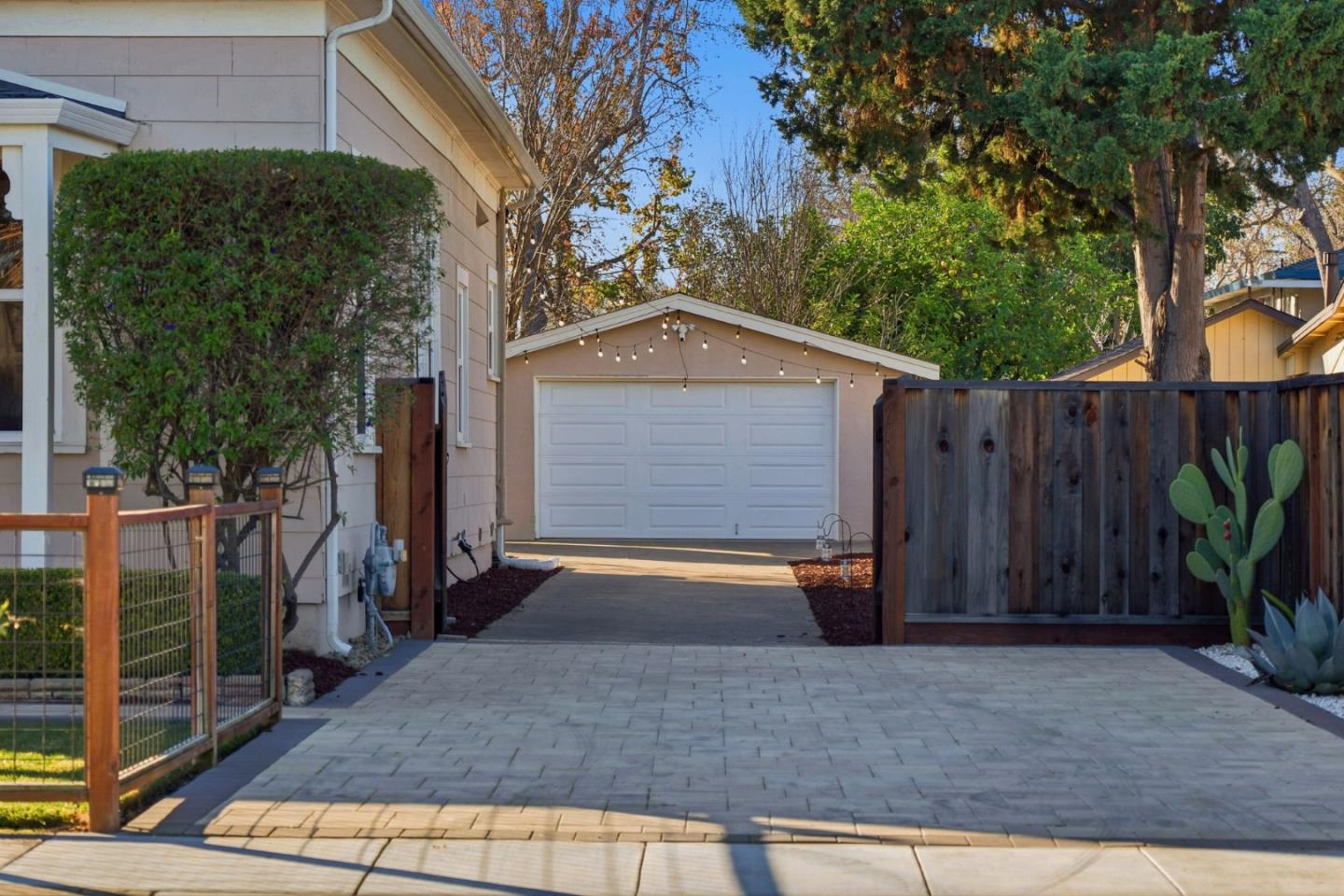 271 North Central Avenue