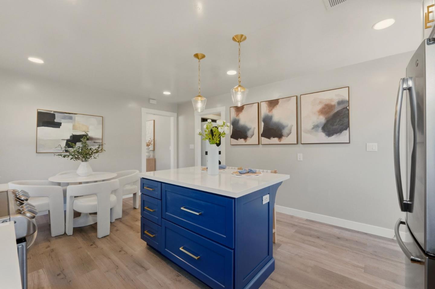 271 North Central Avenue