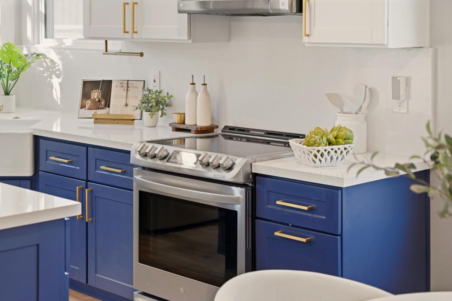 271 North Central Avenue