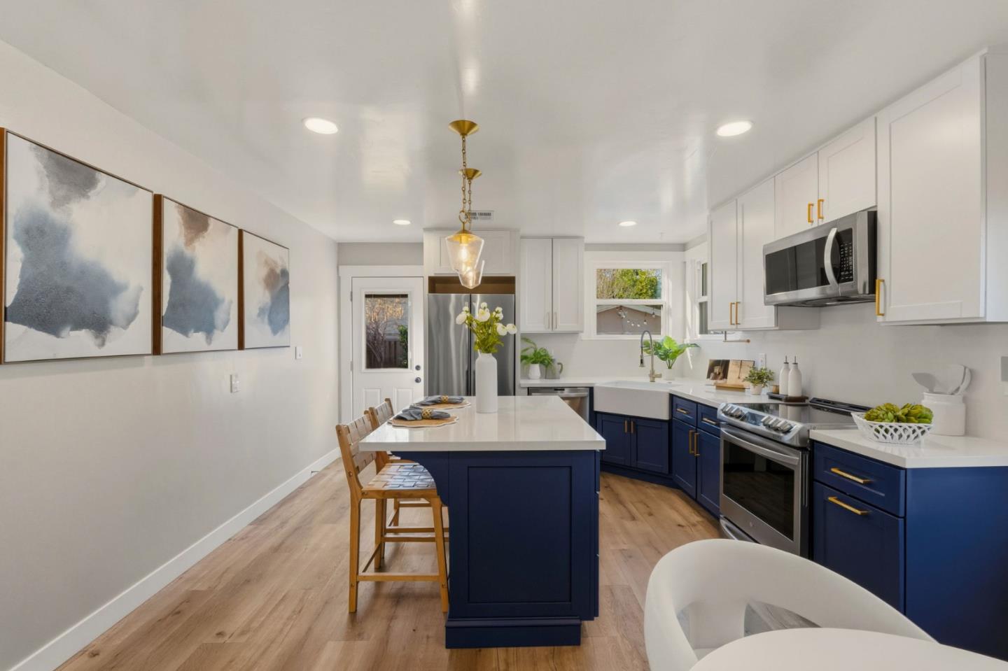 271 North Central Avenue