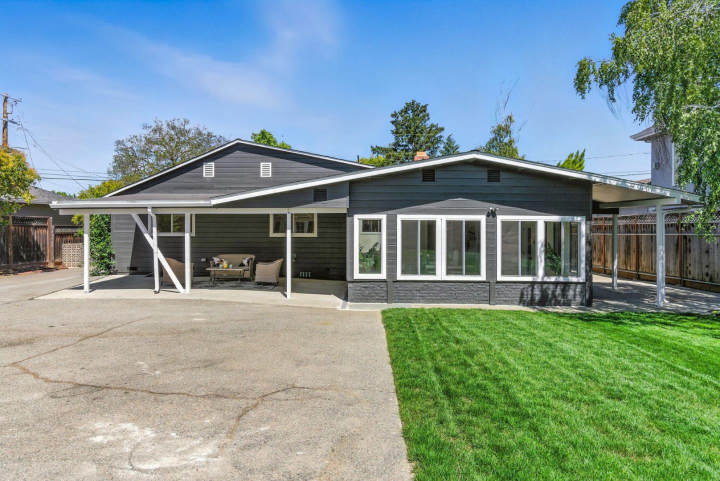 15591 Loma Vista Avenue