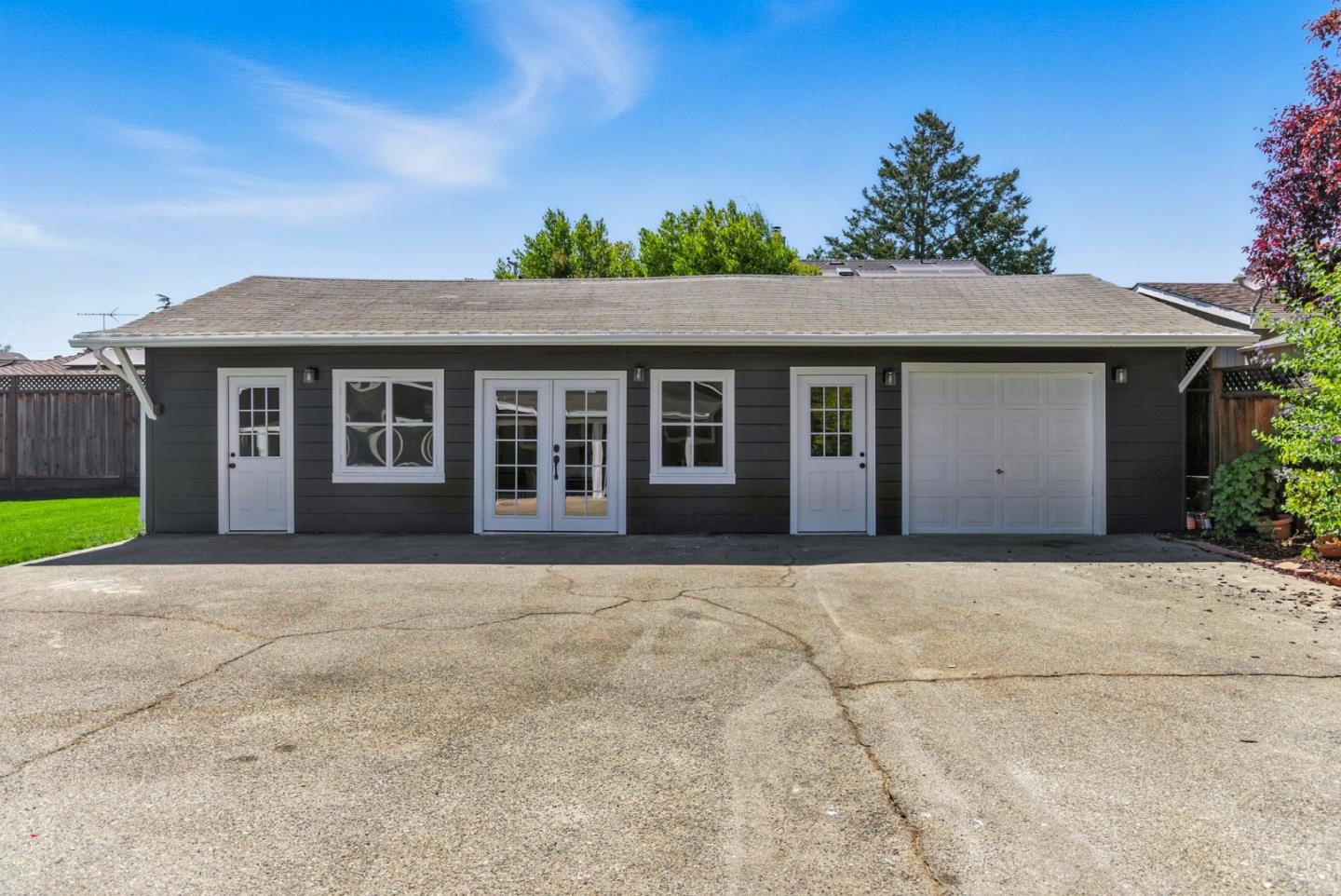 15591 Loma Vista Avenue