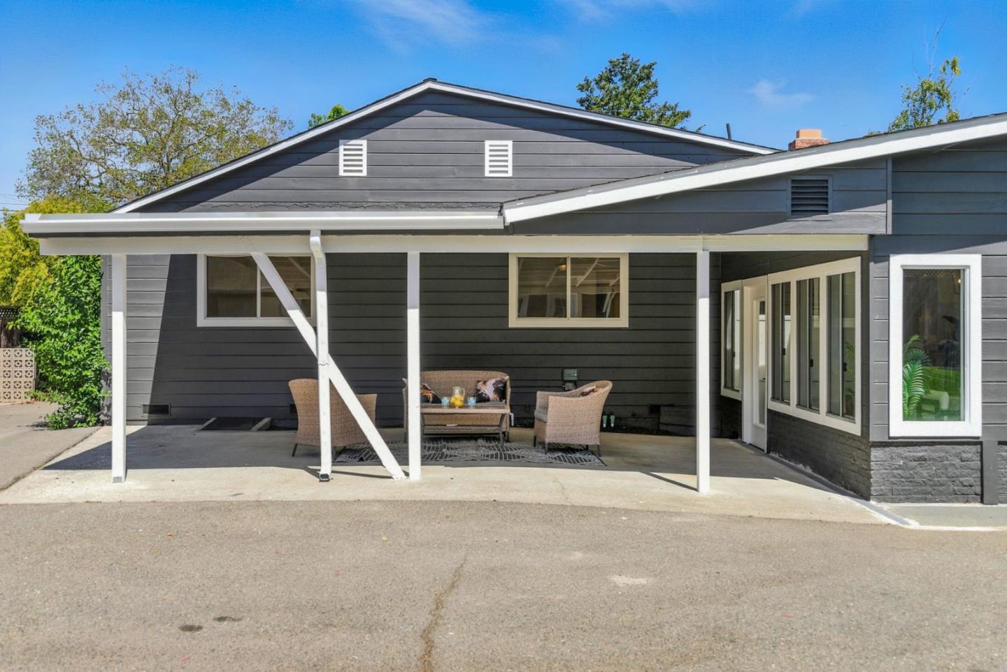 15591 Loma Vista Avenue