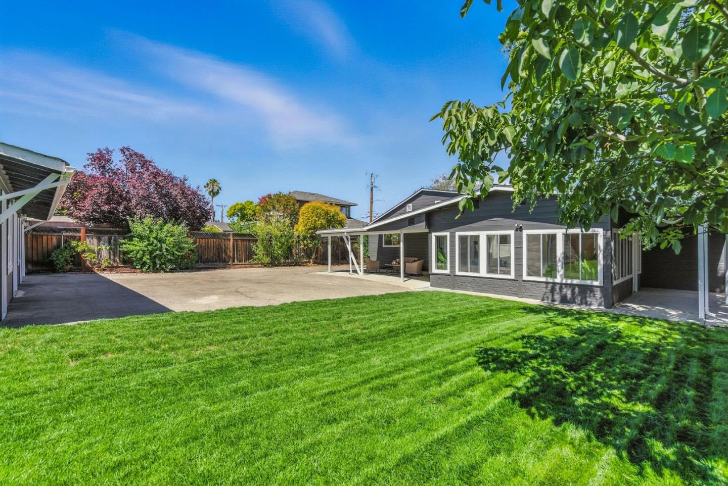15591 Loma Vista Avenue