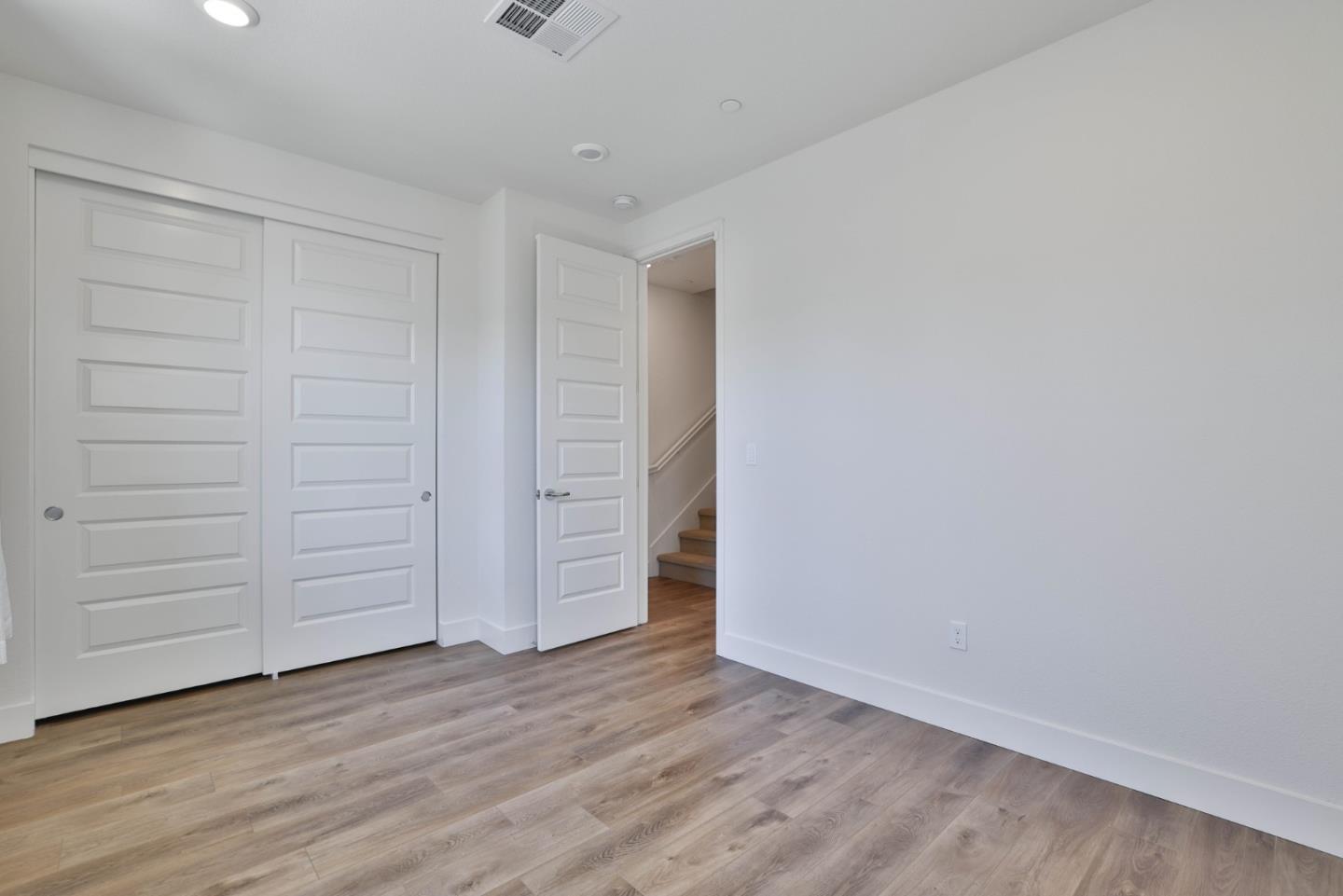 1435 El Camino Real