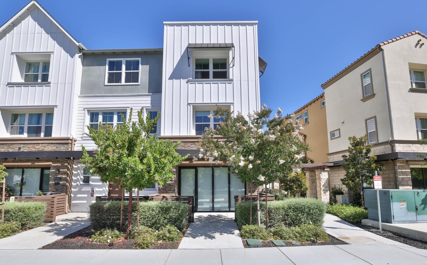 1435 El Camino Real