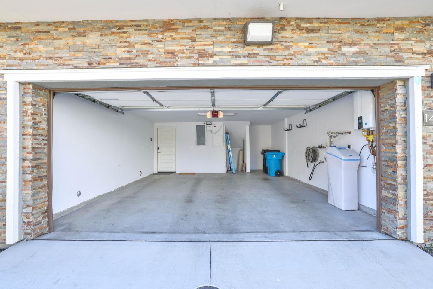 1435 El Camino Real