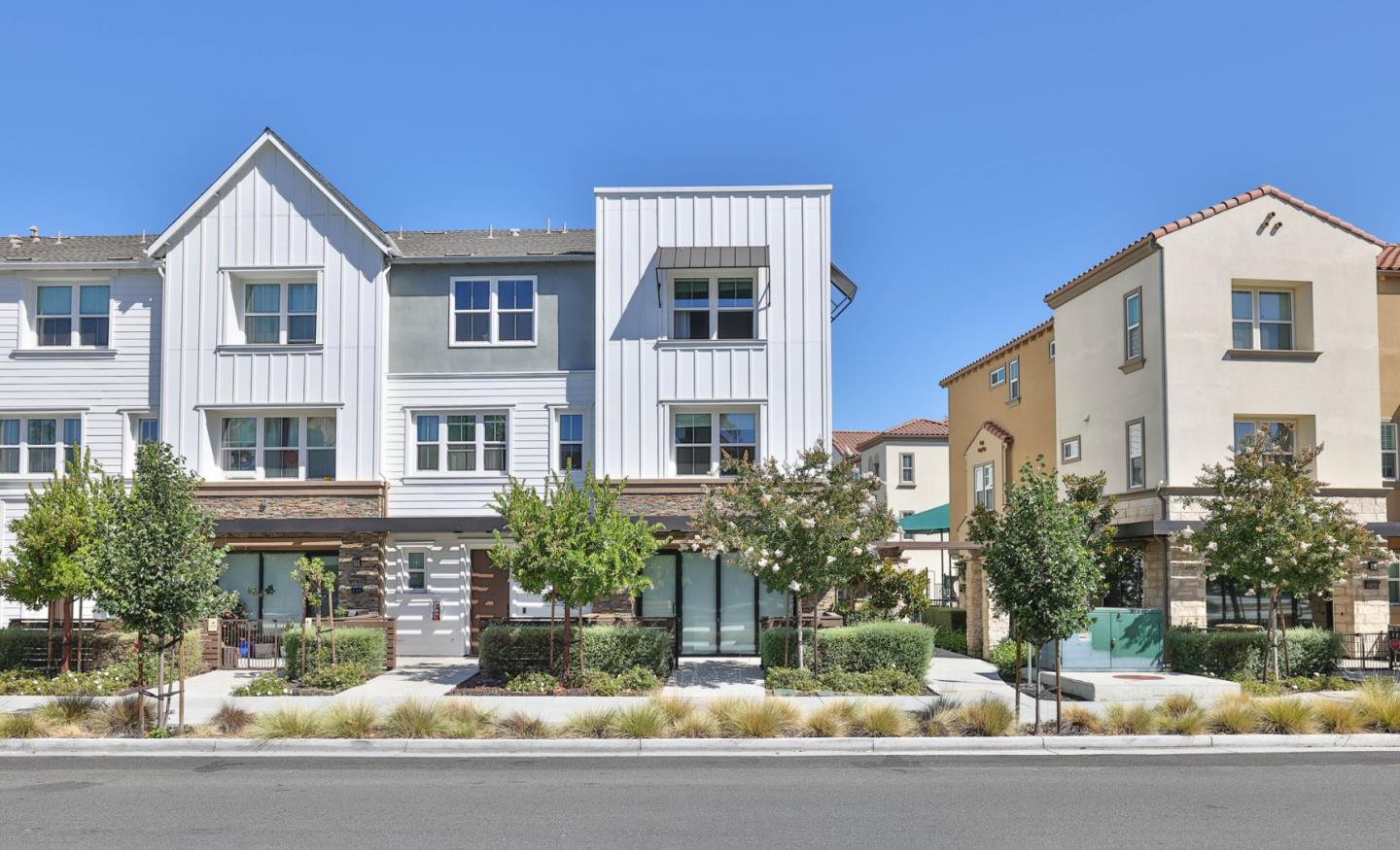 1435 El Camino Real