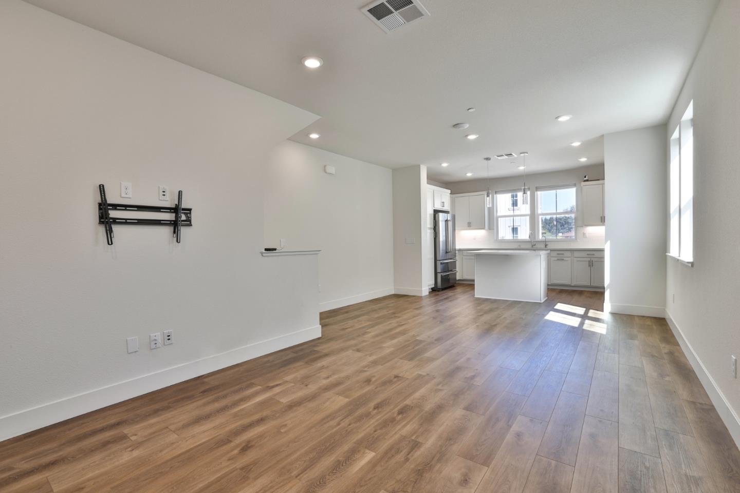 1435 El Camino Real