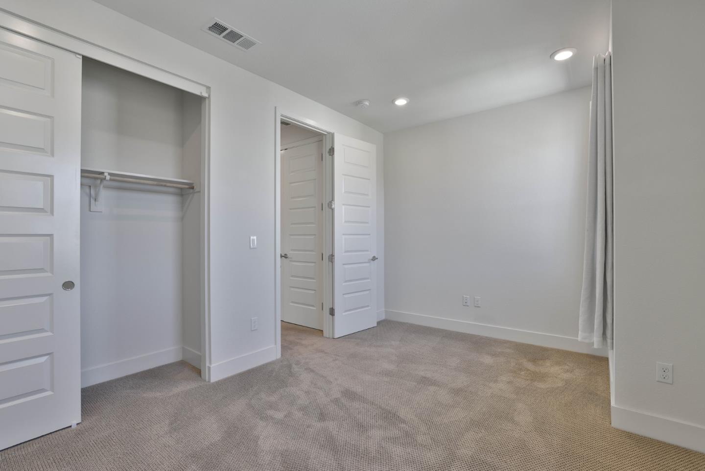 1435 El Camino Real