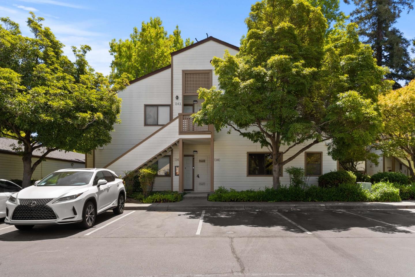 1340 Meadow Ridge Circle